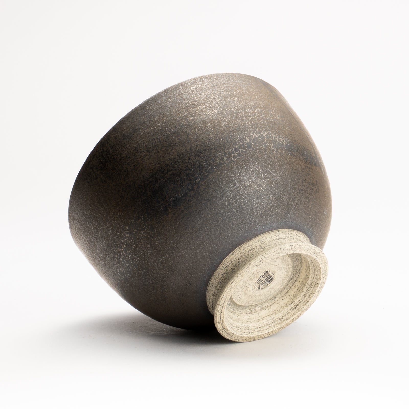 抹茶碗　丸形"鉄黒"　髙橋康治 KOTOPOTTER