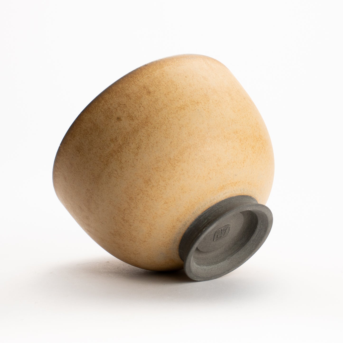抹茶碗　丸形"銹茶"　髙橋康治 KOTOPOTTER