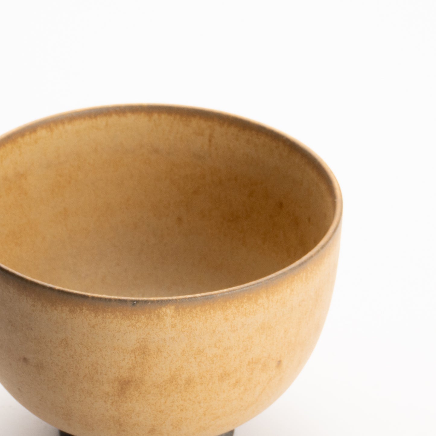 抹茶碗　丸形"銹茶"　髙橋康治 KOTOPOTTER