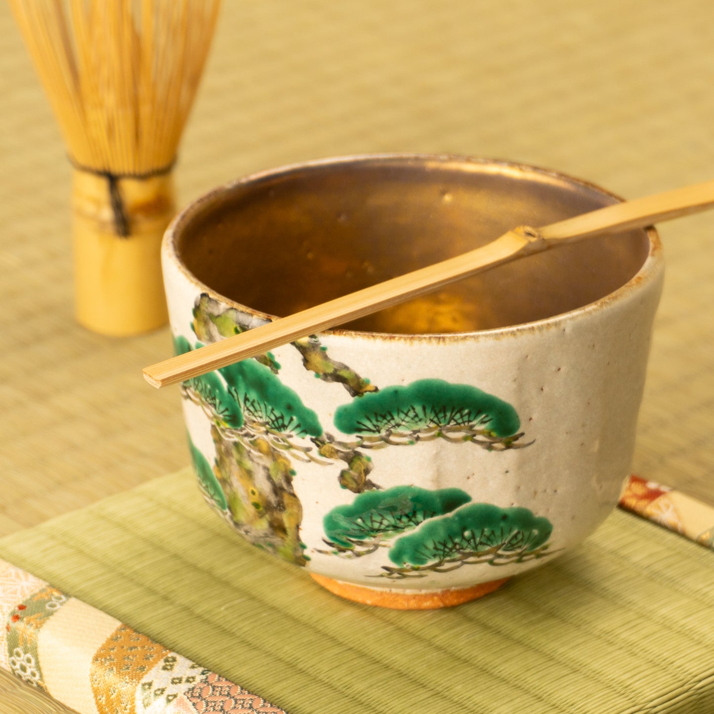 抹茶碗　灰釉内金"老松"　良二 KOTOPOTTER