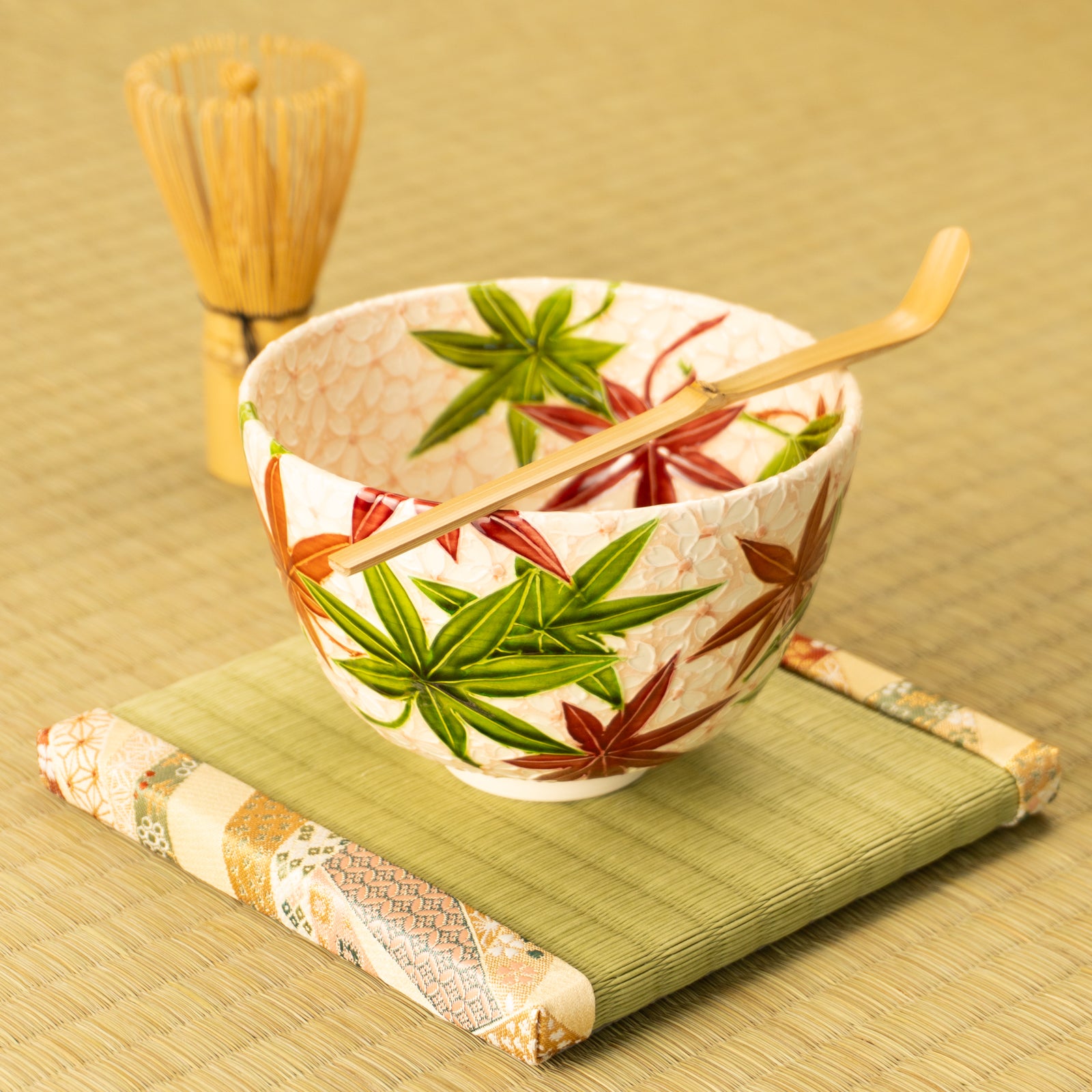 抹茶碗　淡桃交趾 雲錦詰　一如 KOTOPOTTER