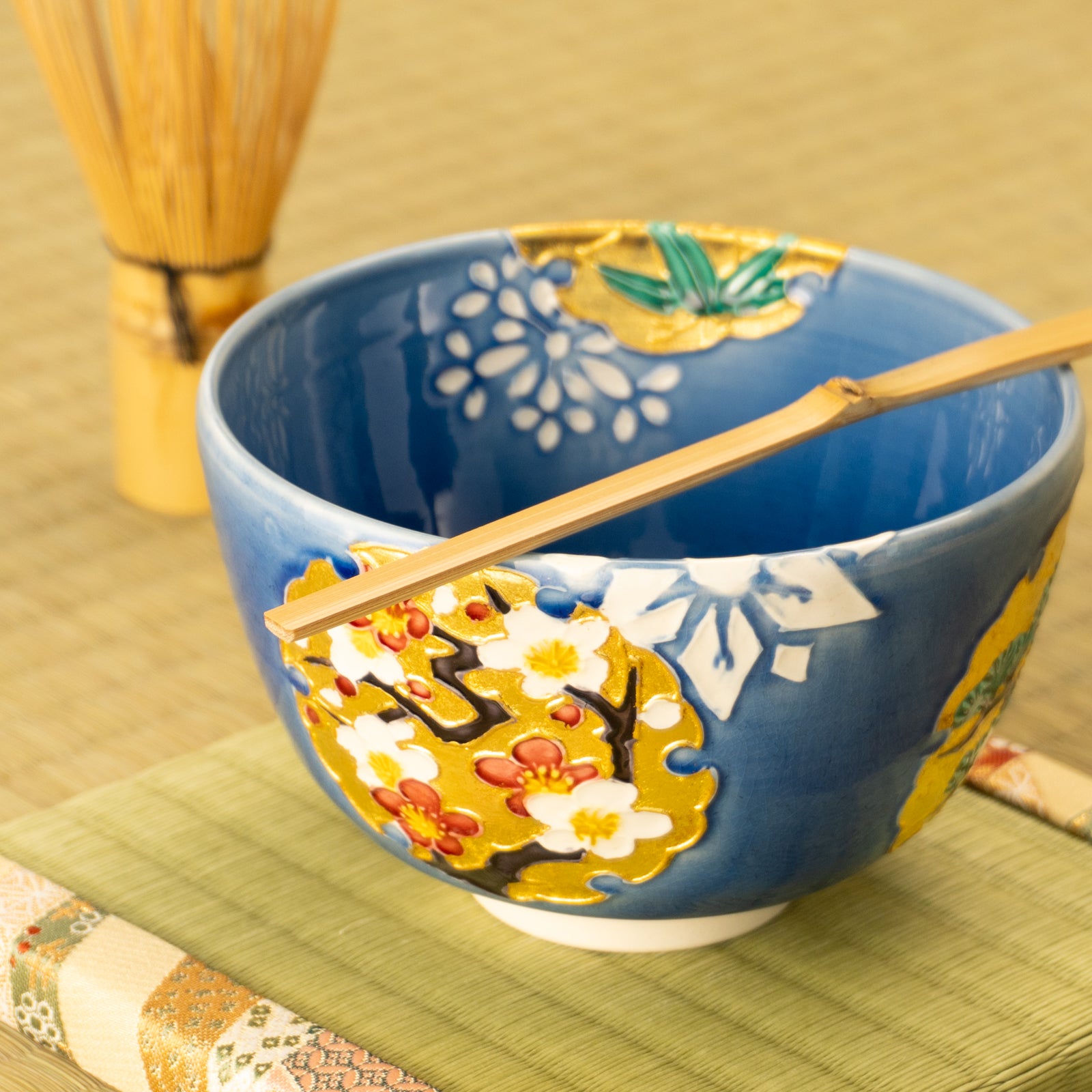 抹茶碗　四季草花雪輪紋　一如 KOTOPOTTER