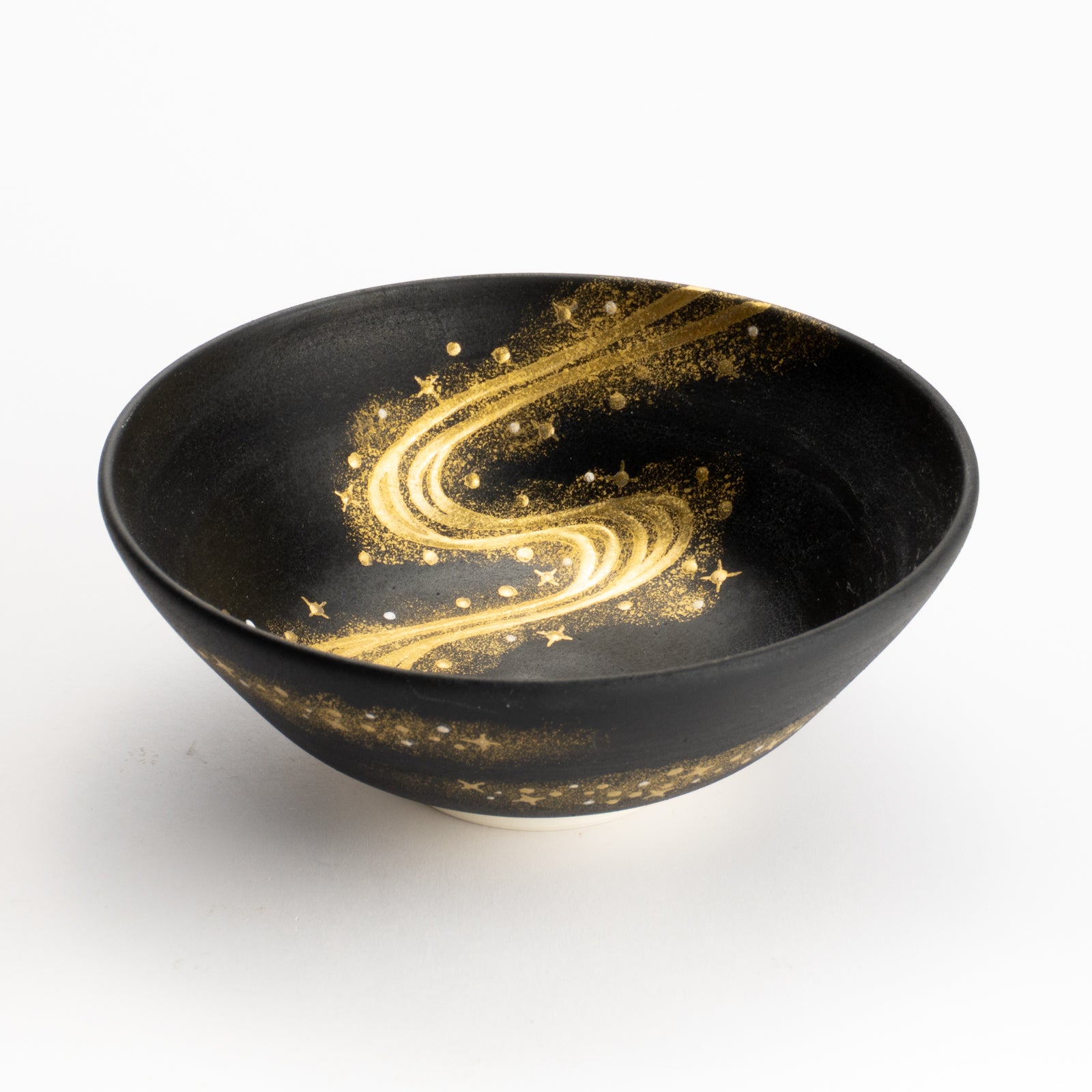 抹茶碗(平)　黒糖金銀彩"銀河"　善昇 KOTOPOTTER