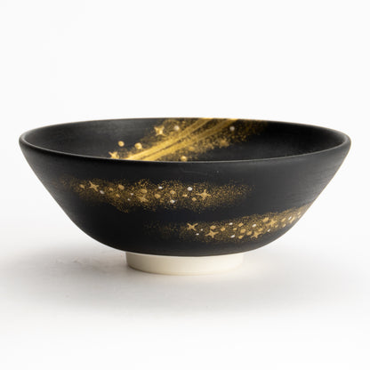 抹茶碗(平)　黒糖金銀彩"銀河"　善昇 KOTOPOTTER