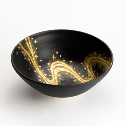 抹茶碗(平)　黒糖金銀彩"銀河"　善昇 KOTOPOTTER