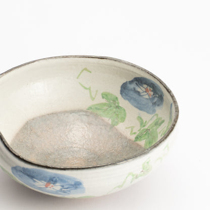 抹茶碗(平)　白化粧"紫陽花"　与し三 KOTOPOTTER