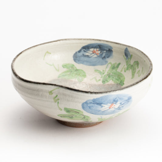抹茶碗(平)　白化粧"紫陽花"　与し三 KOTOPOTTER