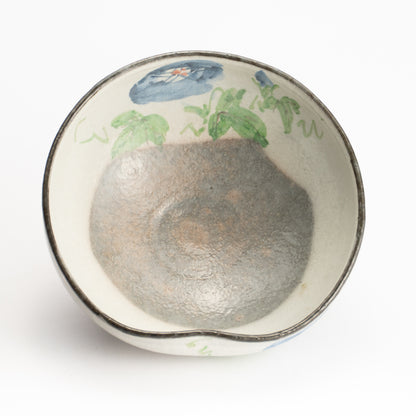 抹茶碗(平)　白化粧"紫陽花"　与し三 KOTOPOTTER