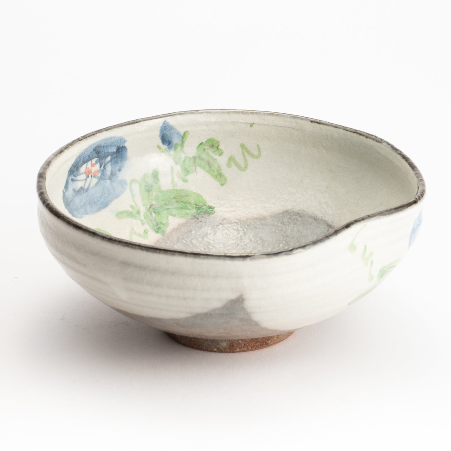 抹茶碗(平)　白化粧"紫陽花"　与し三 KOTOPOTTER