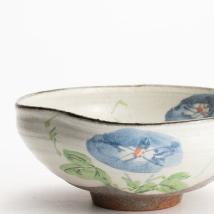 抹茶碗(平)　白化粧"紫陽花"　与し三 KOTOPOTTER