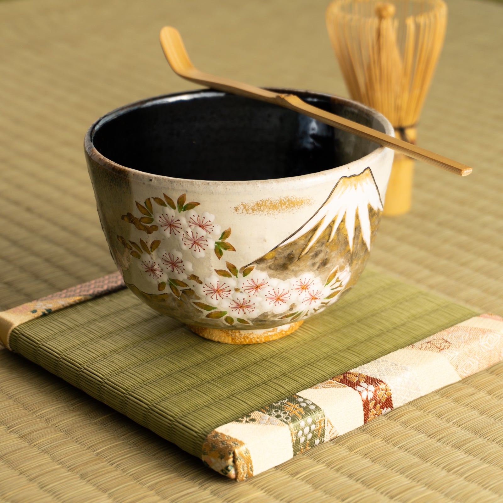 京都清水烧抹茶碗灰釉挂分富士与樱花｜良二｜KOTOPOTTER