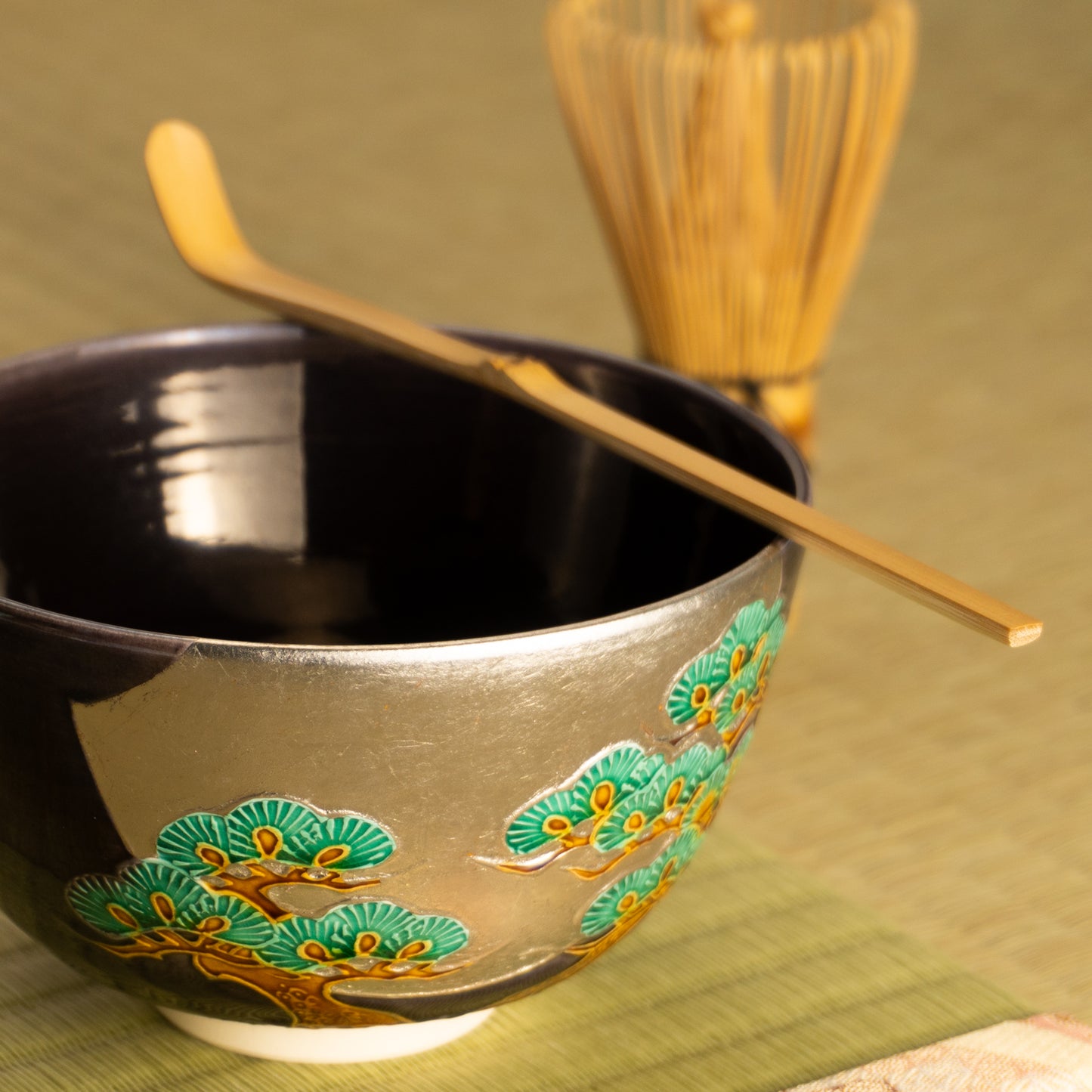 抹茶碗　紫交趾白金箔 "老松に月"　一如 KOTOPOTTER