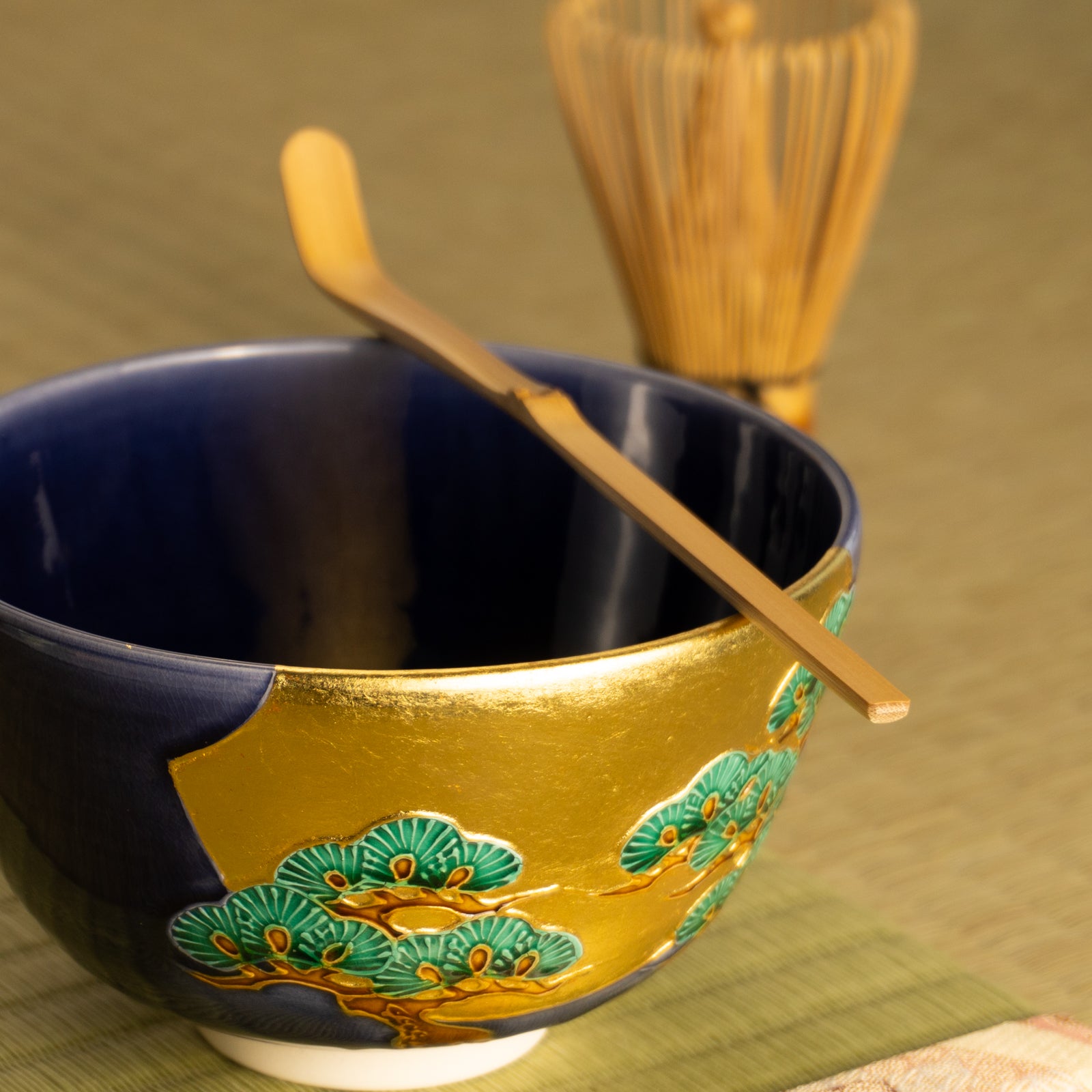抹茶碗　紺交趾金箔 "老松に月"　一如 KOTOPOTTER