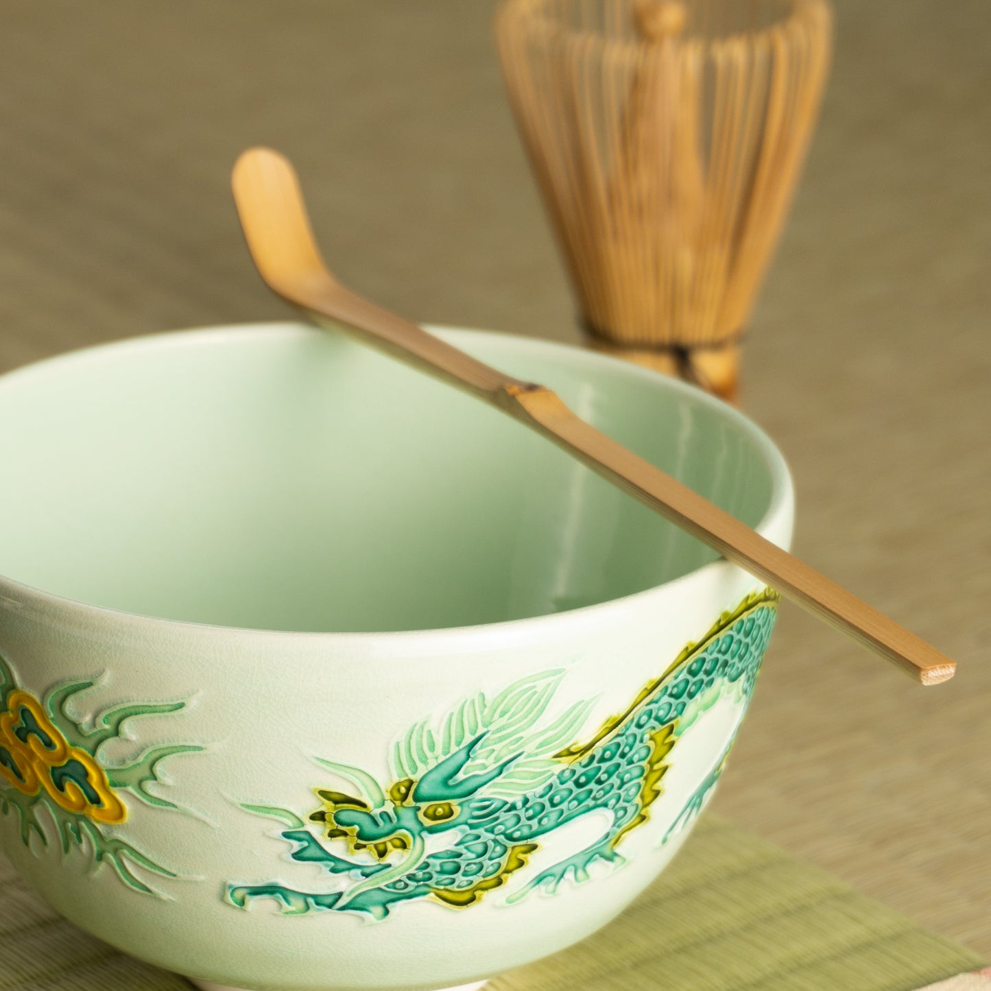 抹茶碗　白緑交趾 "龍"　一如 KOTOPOTTER