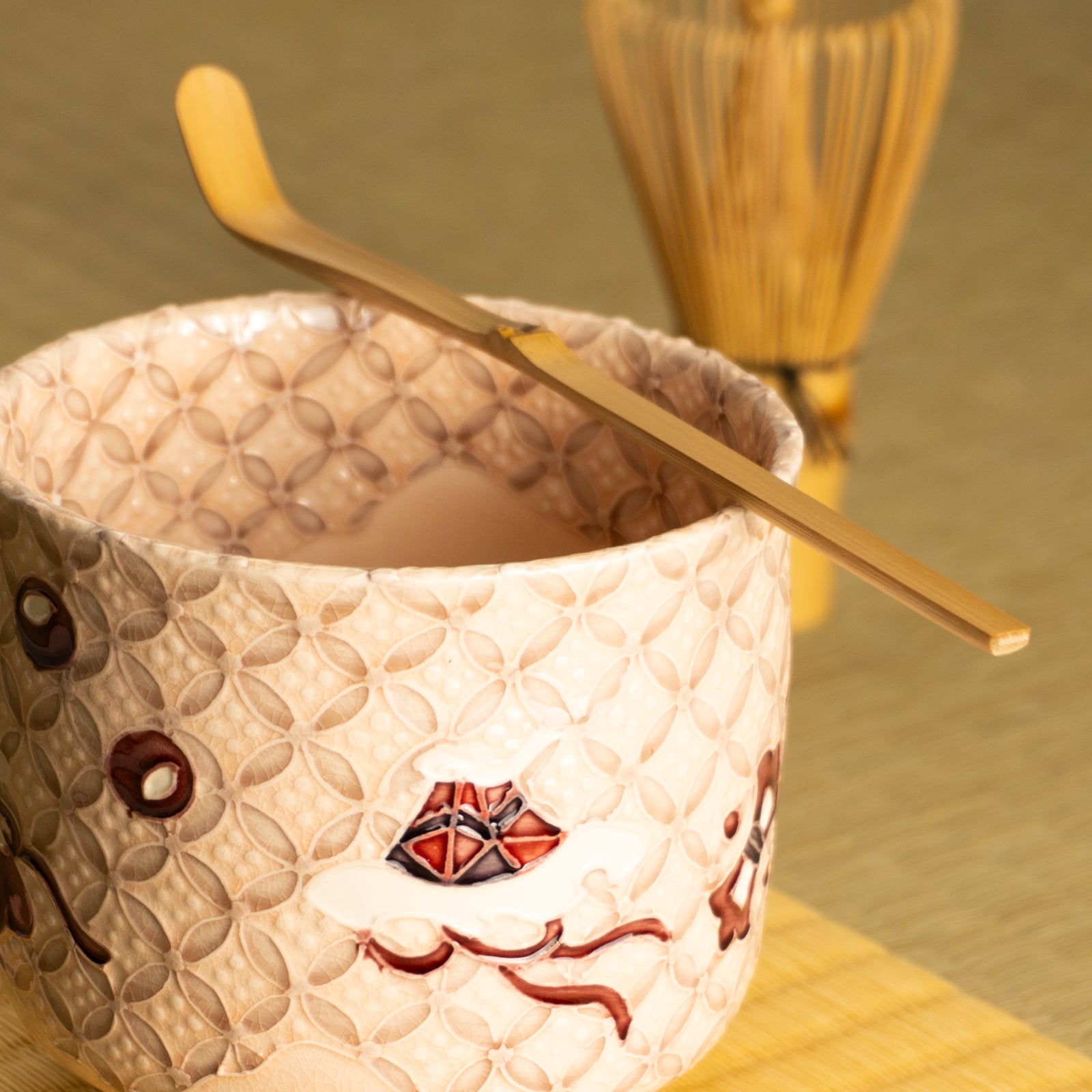 抹茶碗　淡桃"宝尽七宝紋"　一如 KOTOPOTTER