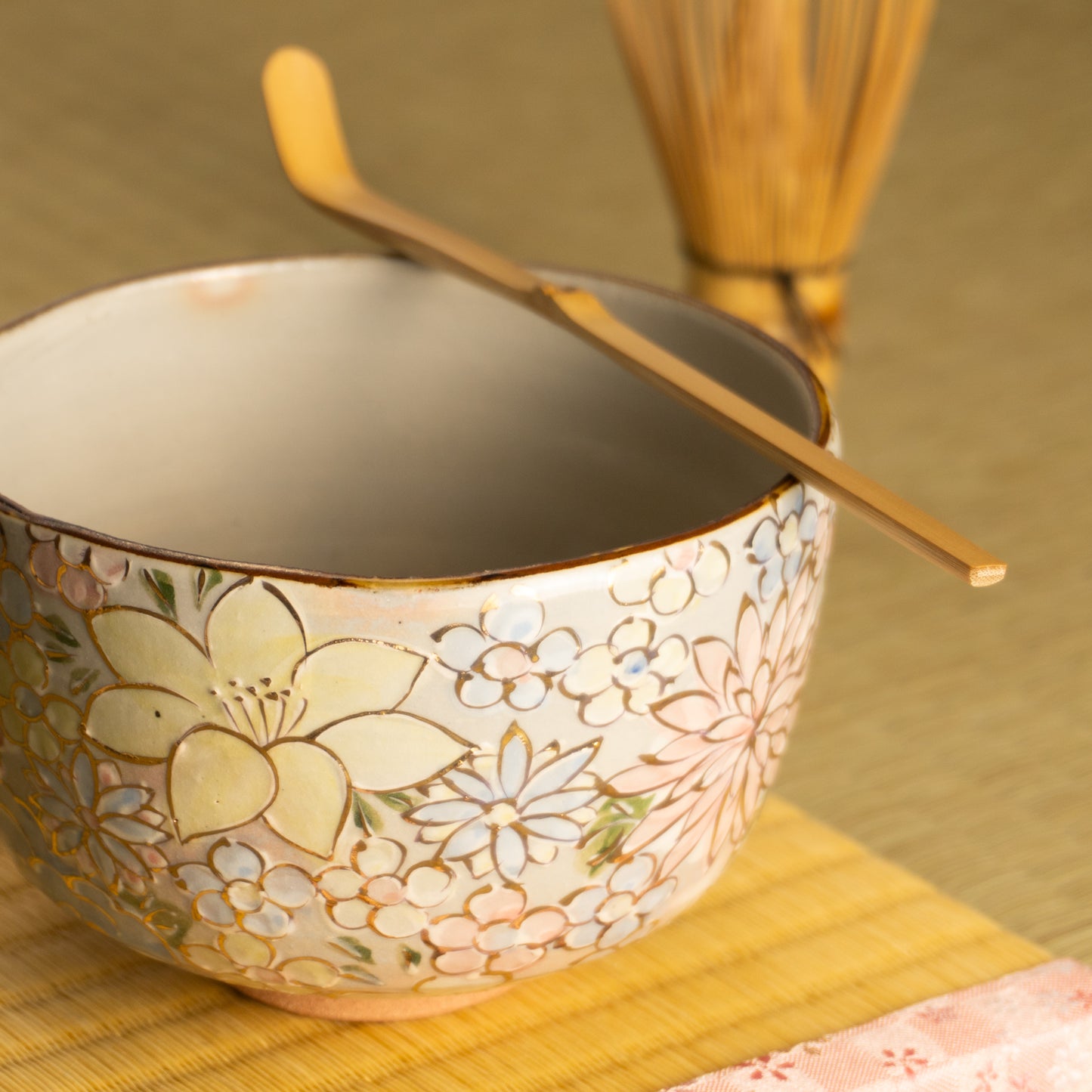 抹茶碗　色絵金彩 花詰　俊山窯 KOTOPOTTER