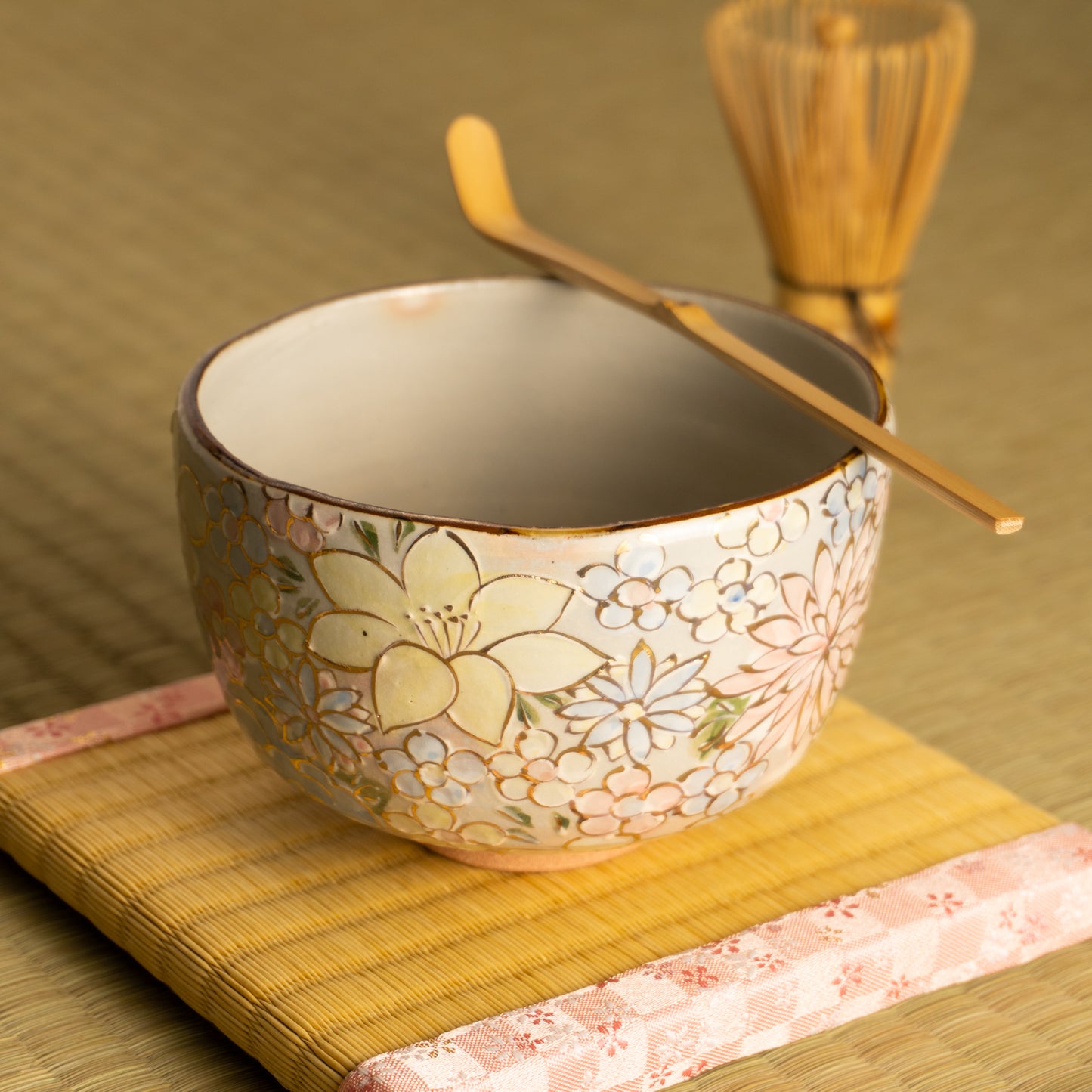 抹茶碗　色絵金彩 花詰　俊山窯 KOTOPOTTER