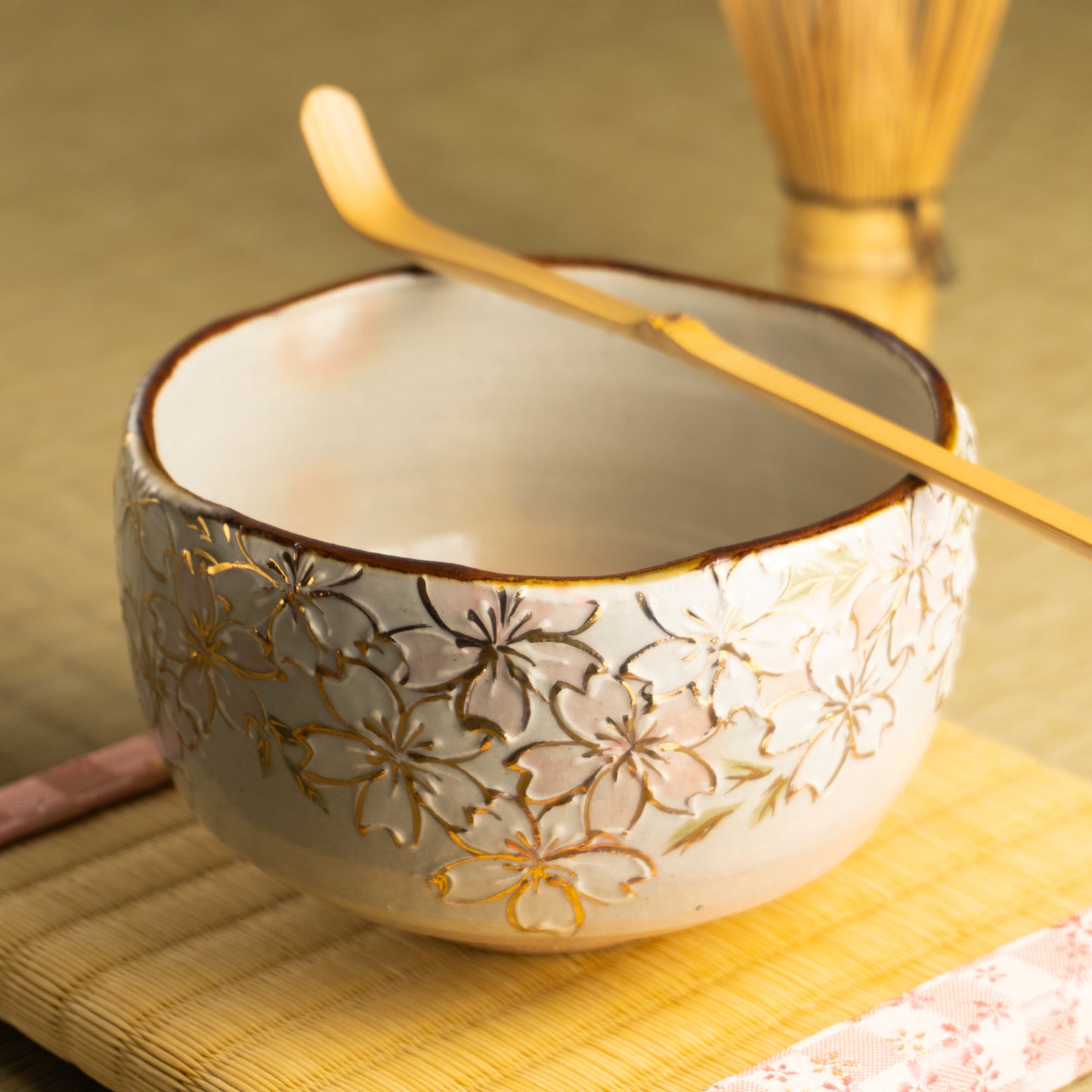 抹茶碗　イッチン金彩 桜　俊山窯 KOTOPOTTER
