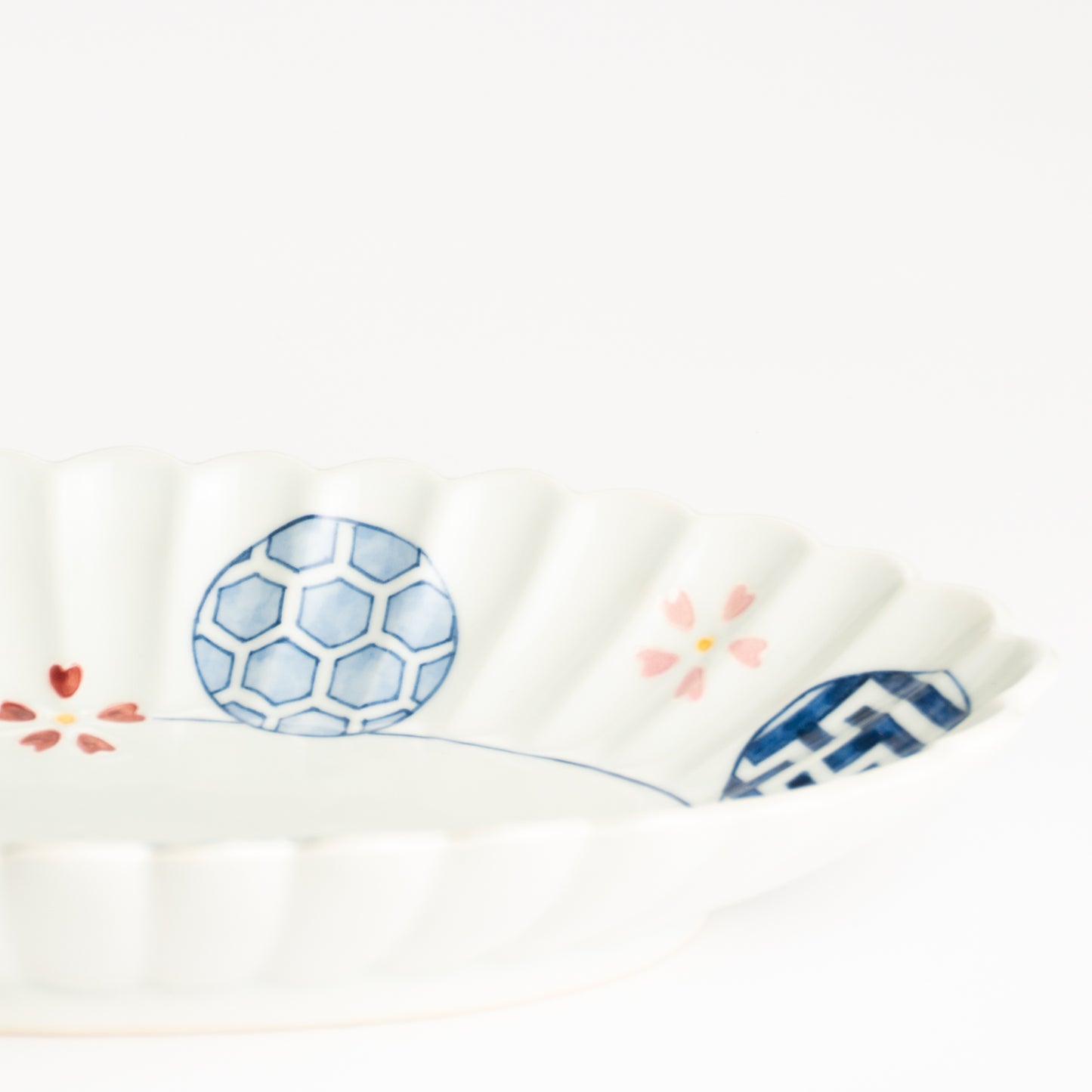 菊割長皿　染付 桜丸紋　秀峰堂 KOTOPOTTER