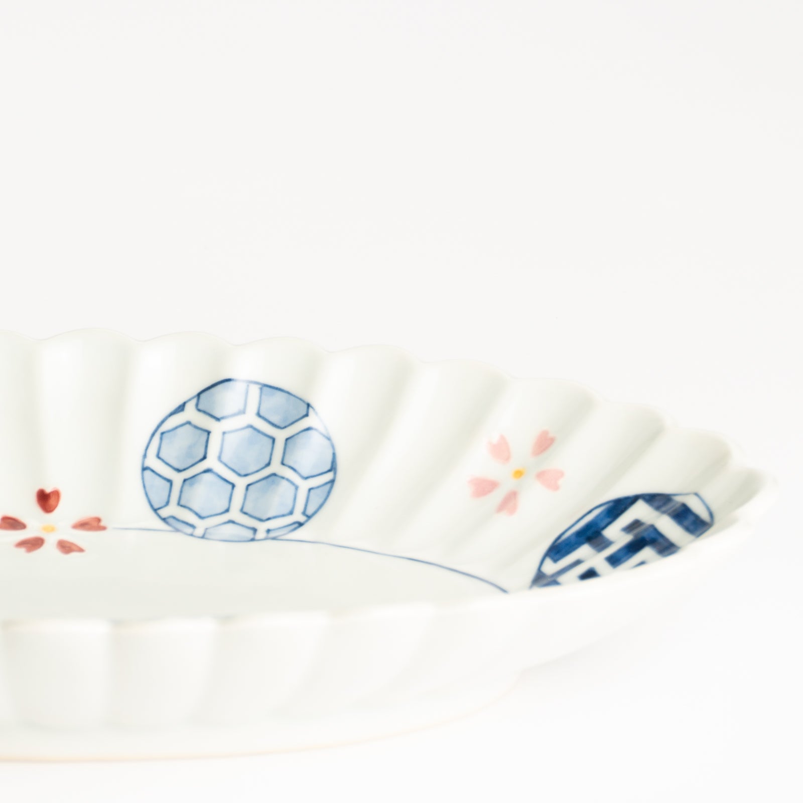 菊割長皿　染付 桜丸紋　秀峰堂 KOTOPOTTER