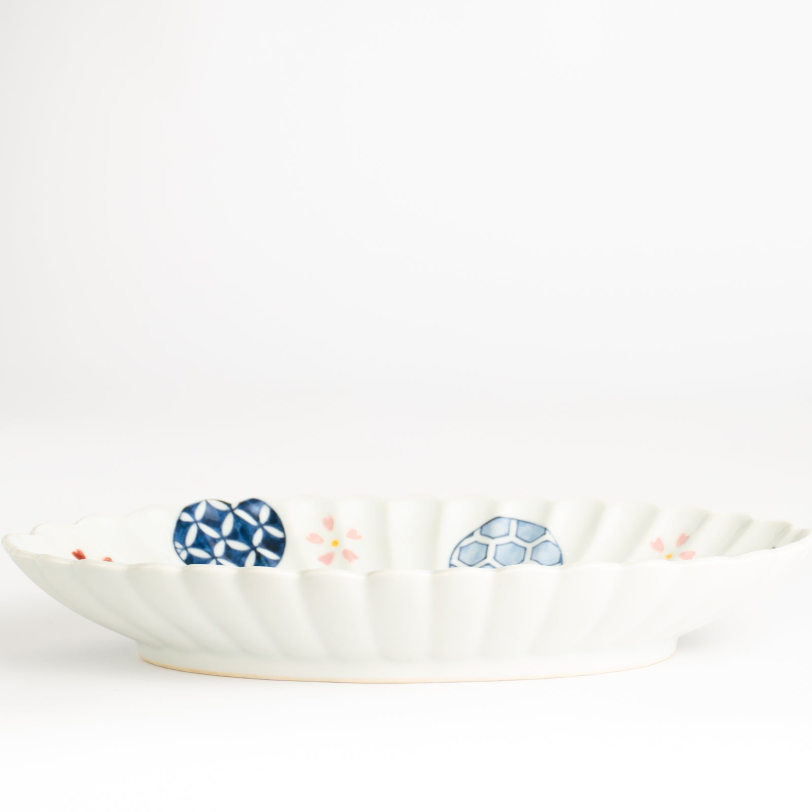 菊割長皿　染付 桜丸紋　秀峰堂 KOTOPOTTER
