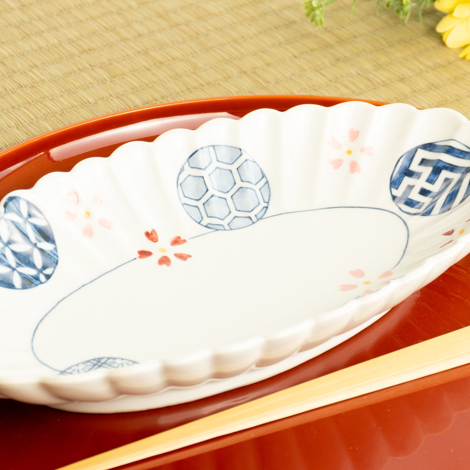 菊割長皿　染付 桜丸紋　秀峰堂 KOTOPOTTER