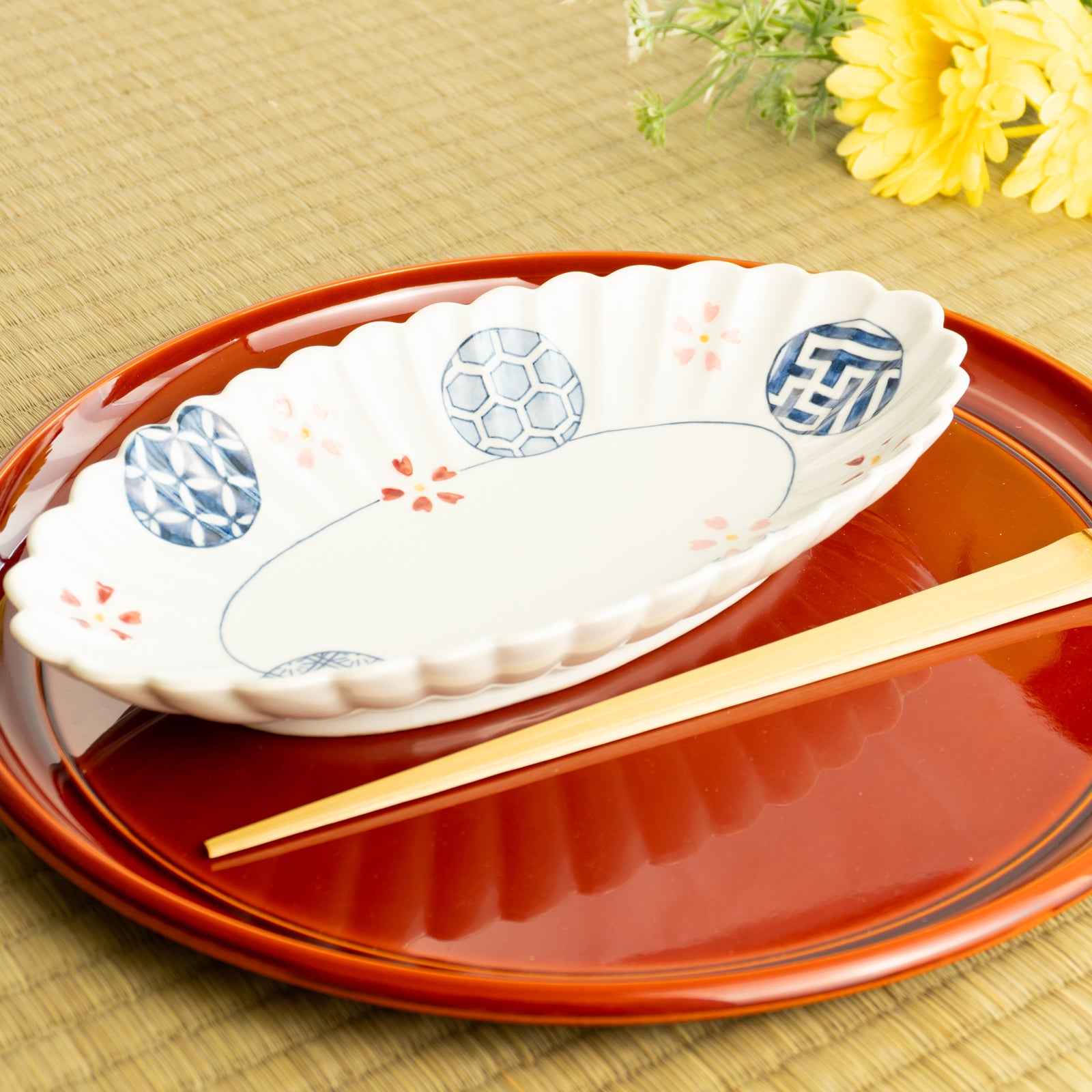 菊割長皿　染付 桜丸紋　秀峰堂 KOTOPOTTER