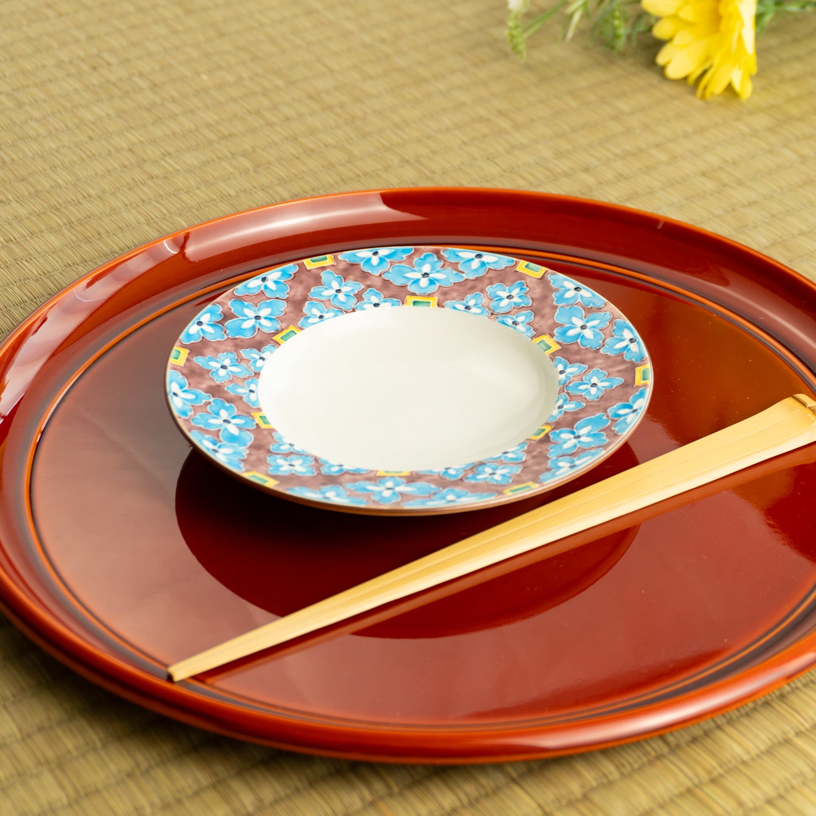 五寸皿　交趾有職紋 青　秀峰堂 KOTOPOTTER