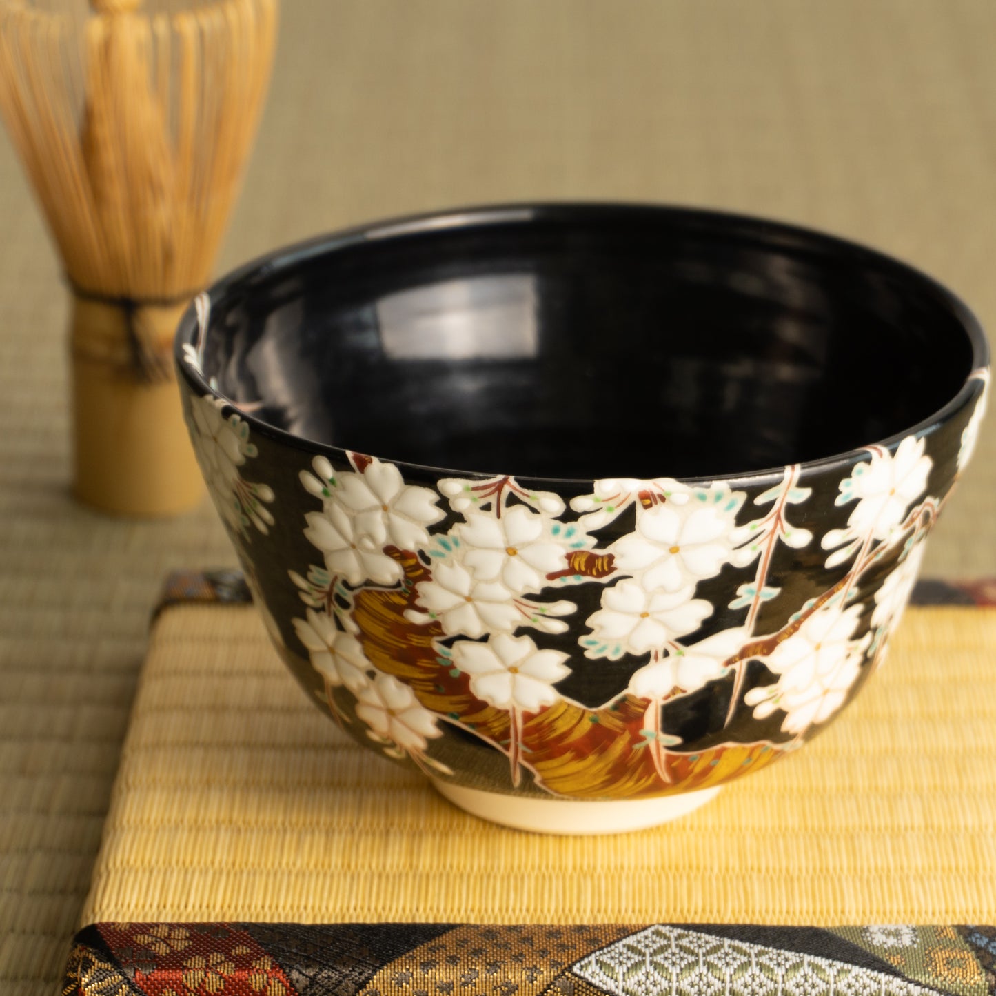 抹茶碗　黒釉枝垂れ桜　桜谷 KOTOPOTTER