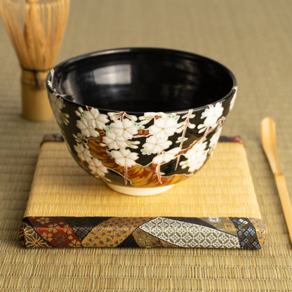 抹茶碗　黒釉枝垂れ桜　桜谷 KOTOPOTTER