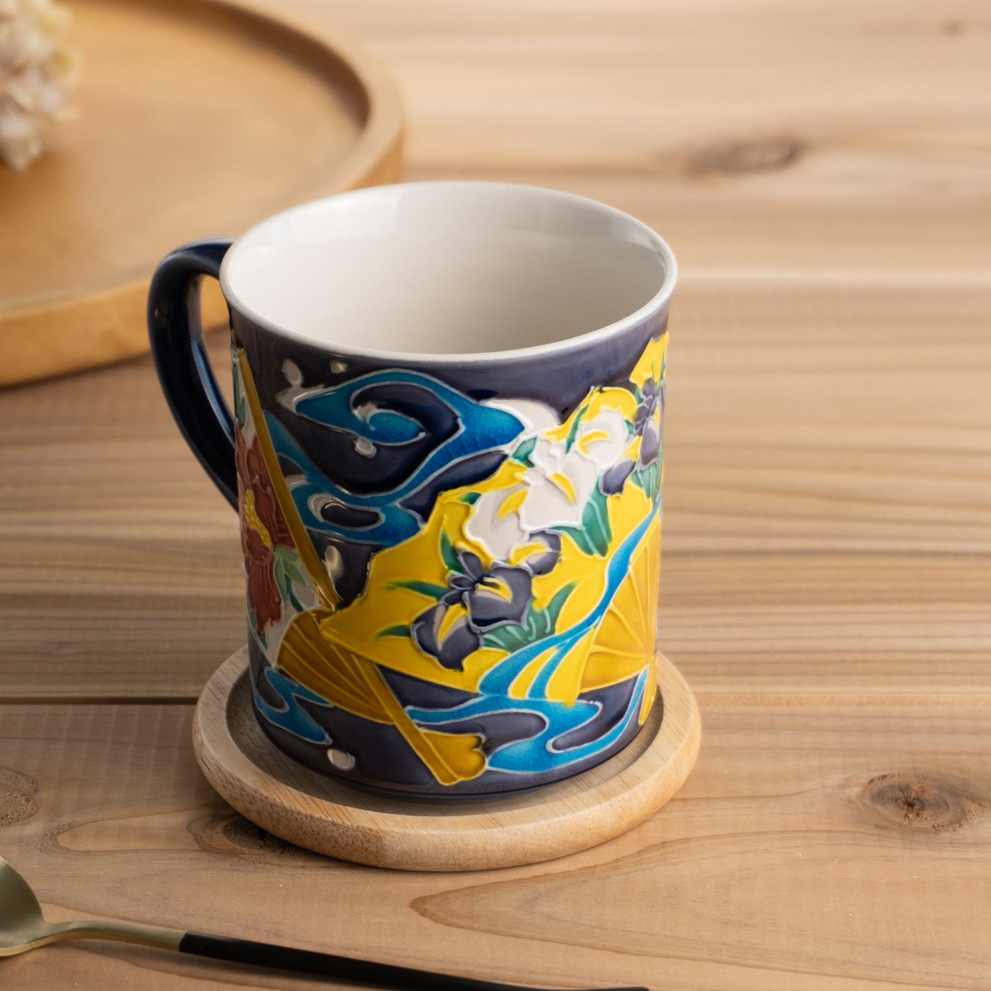 マグカップ　四季草花扇面ブルー　一如 - Handcrafted Japanese pottery from Kyoto - Kyo ware / Kiyomizu ware.