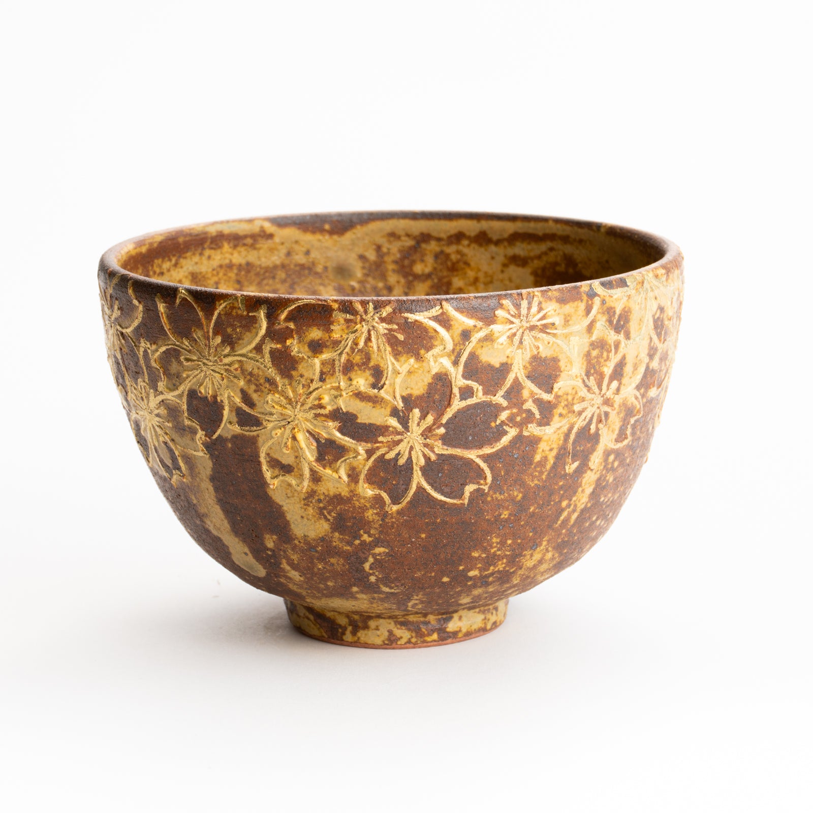 抹茶碗　イラボ金彩"桜図"丸型　俊山窯 KOTOPOTTER