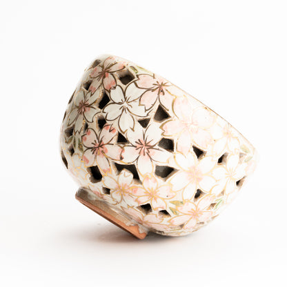 抹茶碗　透かし彫"桜図"　俊山窯 KOTOPOTTER