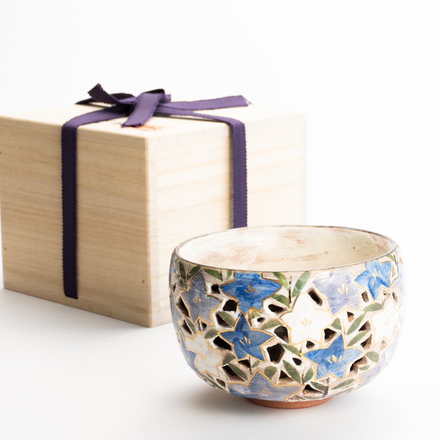 抹茶碗　透かし彫"桔梗図"　俊山窯 KOTOPOTTER