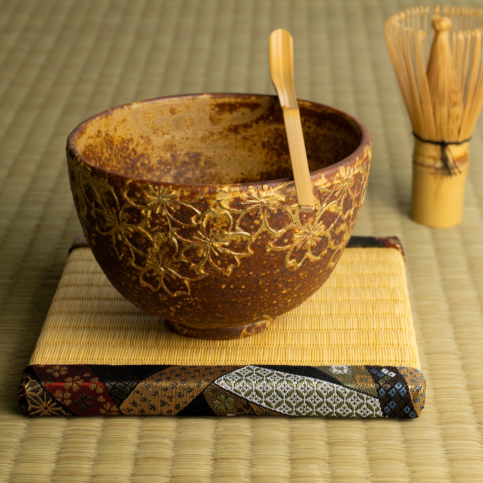 京都 清水焼】抹茶碗 イラボ金彩