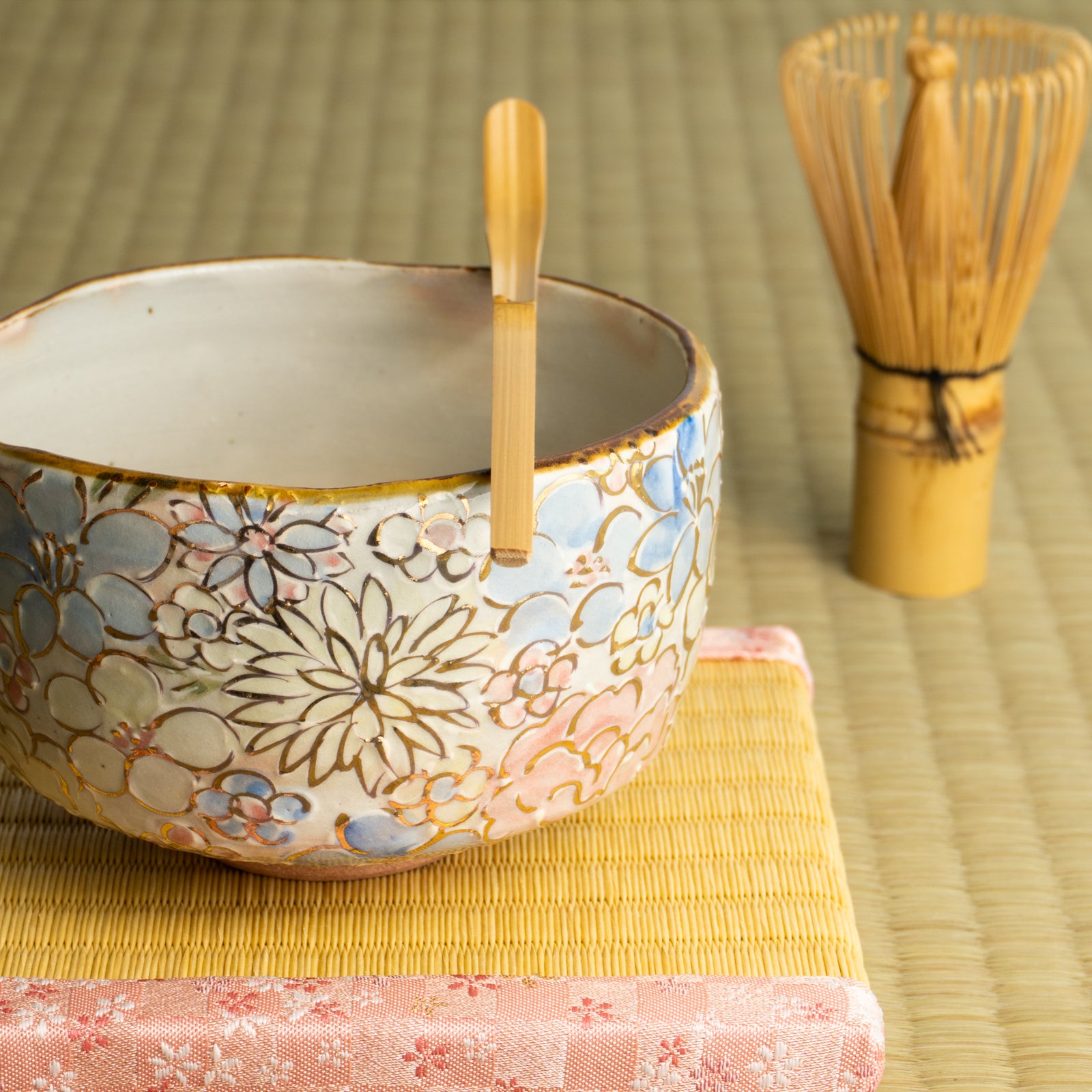 抹茶碗　色絵金彩 花詰　俊山窯 KOTOPOTTER
