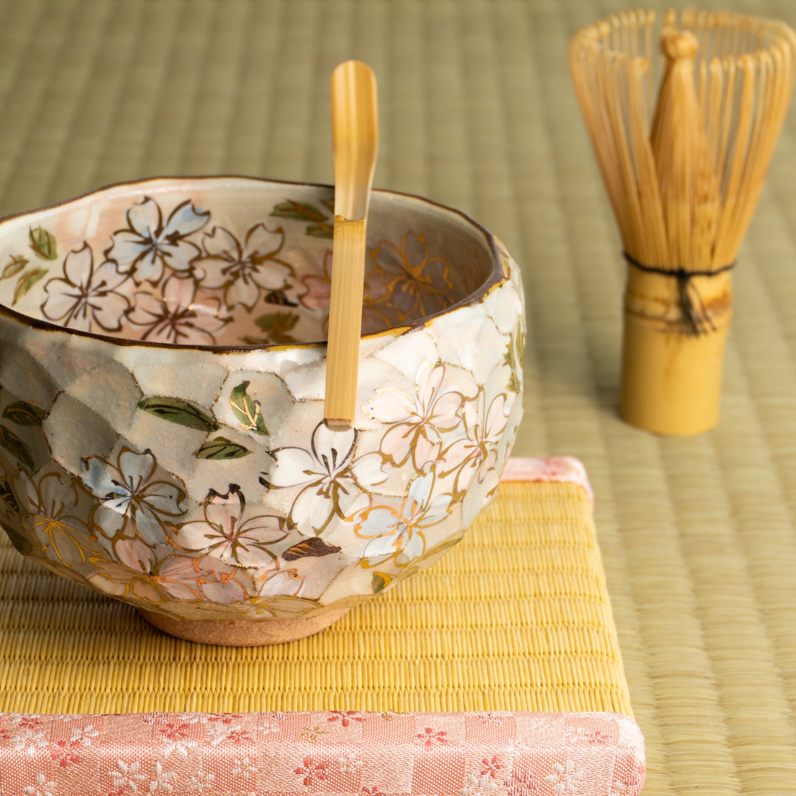 抹茶碗　色絵"桜之図"　俊山窯 KOTOPOTTER