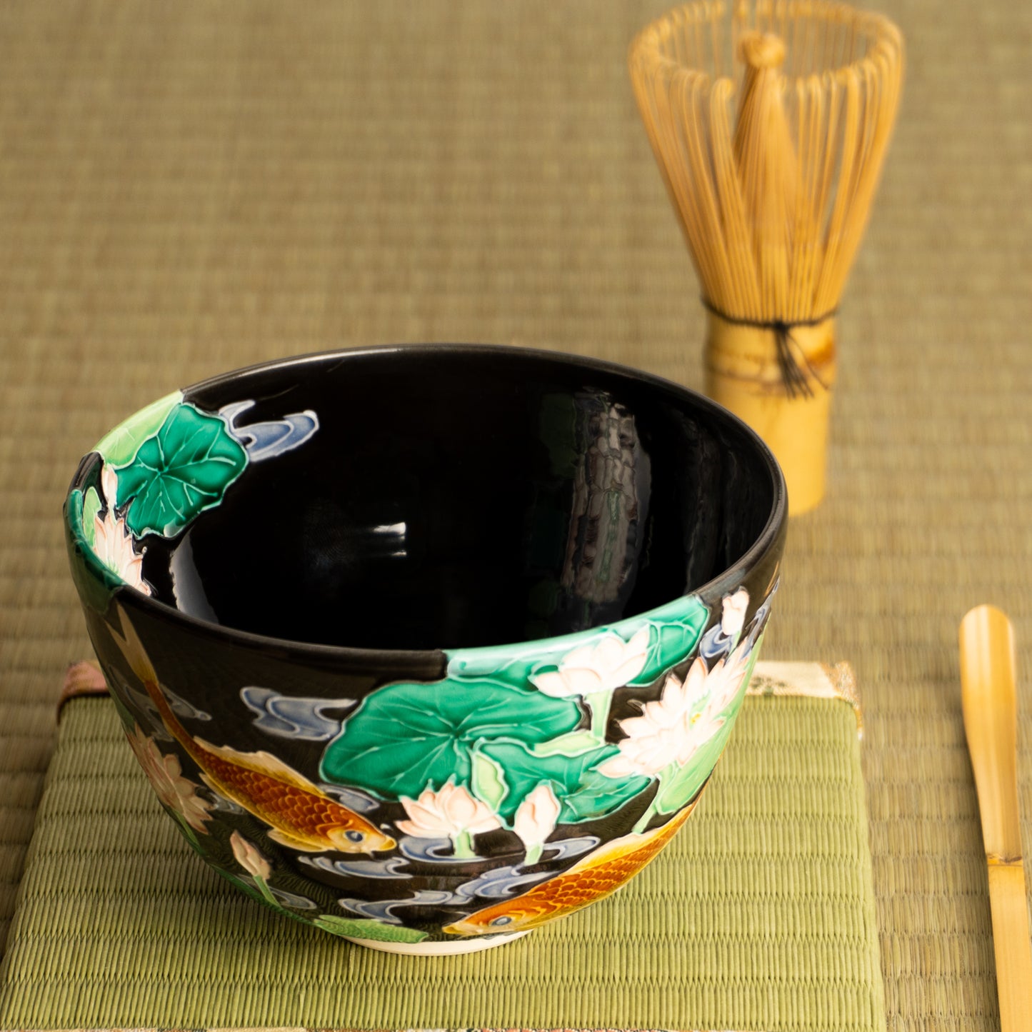 抹茶碗　紫交趾 "蓮に鯉"　一如 KOTOPOTTER
