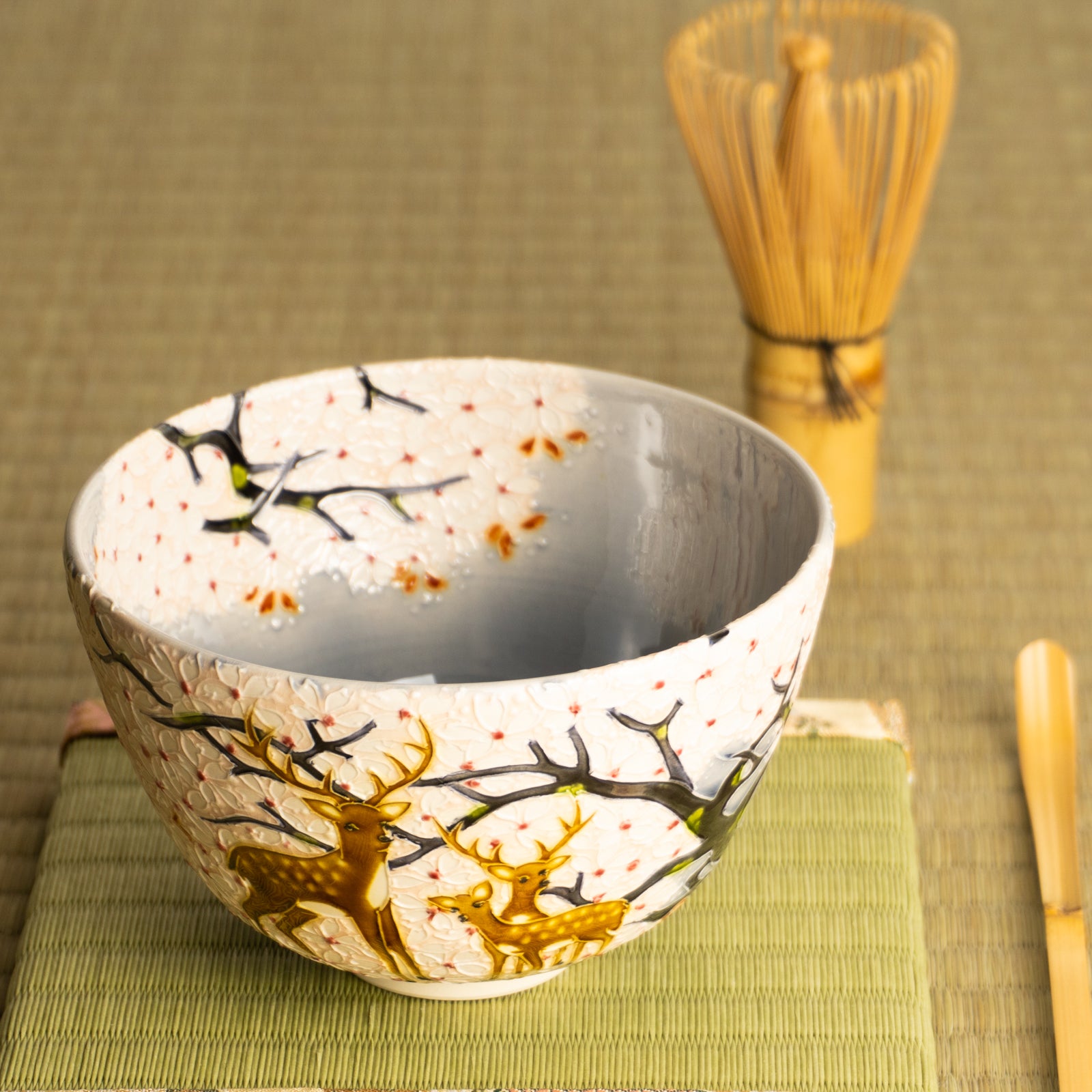 抹茶碗　淡紫交趾"桜に鹿"　一如 KOTOPOTTER