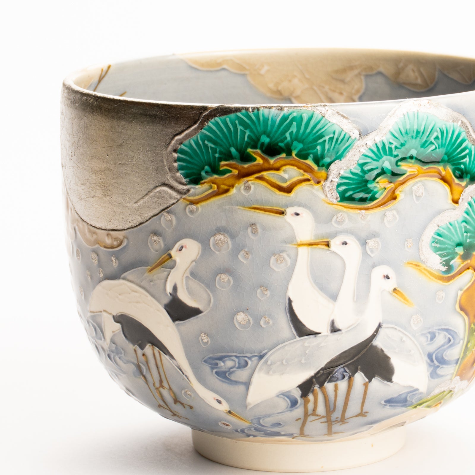 抹茶碗　淡紫交趾"月下に雪松と鶴"　一如 KOTOPOTTER