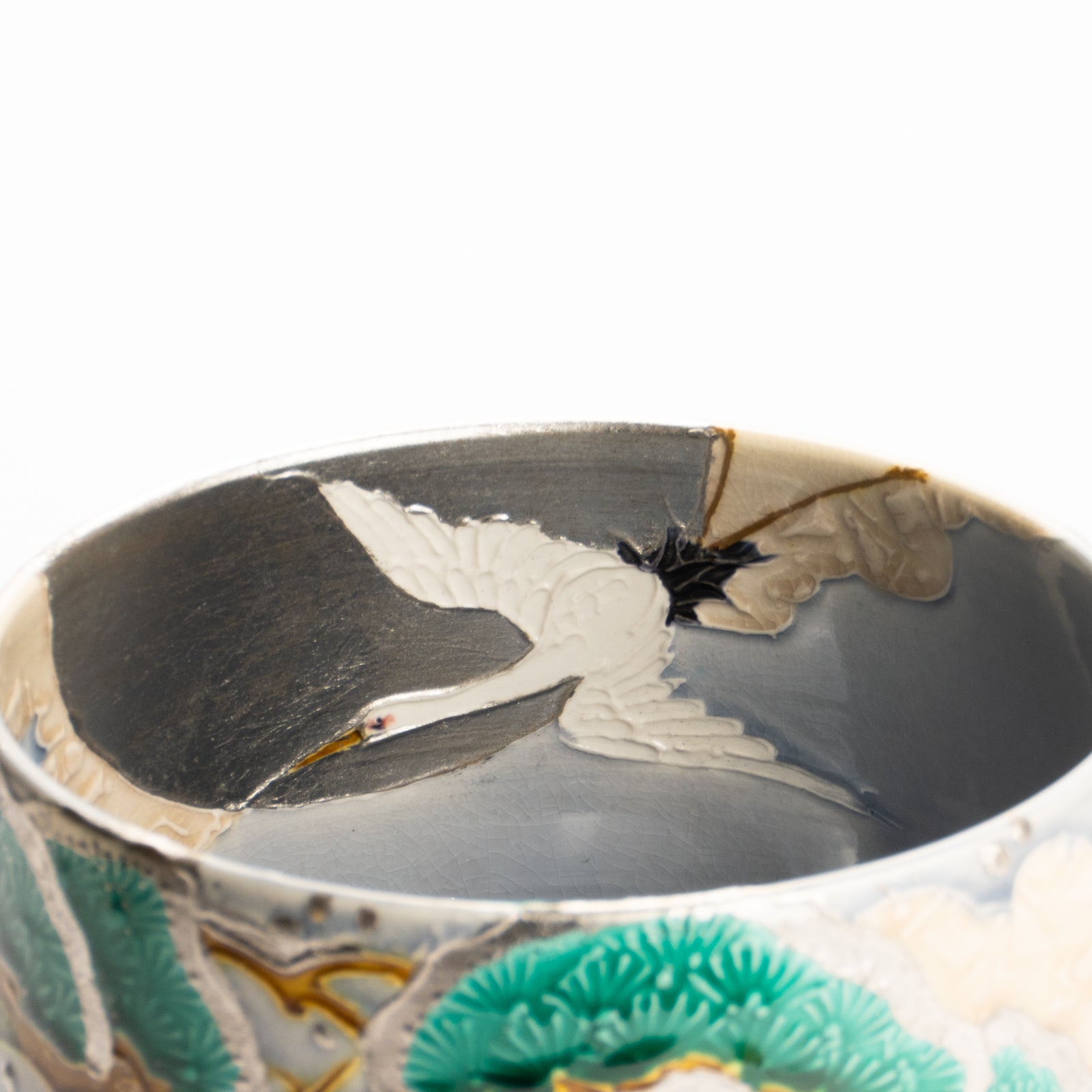 抹茶碗　淡紫交趾"月下に雪松と鶴"　一如 KOTOPOTTER