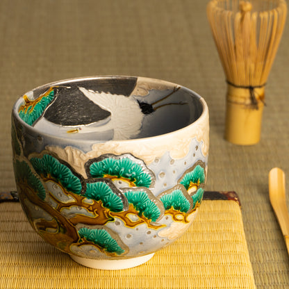 抹茶碗　淡紫交趾"月下に雪松と鶴"　一如 KOTOPOTTER