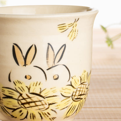 マグカップ　仲良しウサギH　工房咲楽 - Handcrafted Japanese pottery from Kyoto - Kyo ware / Kiyomizu ware.