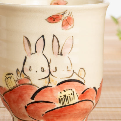湯呑(小)　仲良しウサギA　工房咲楽 - Handcrafted Japanese pottery from Kyoto - Kyo ware / Kiyomizu ware.