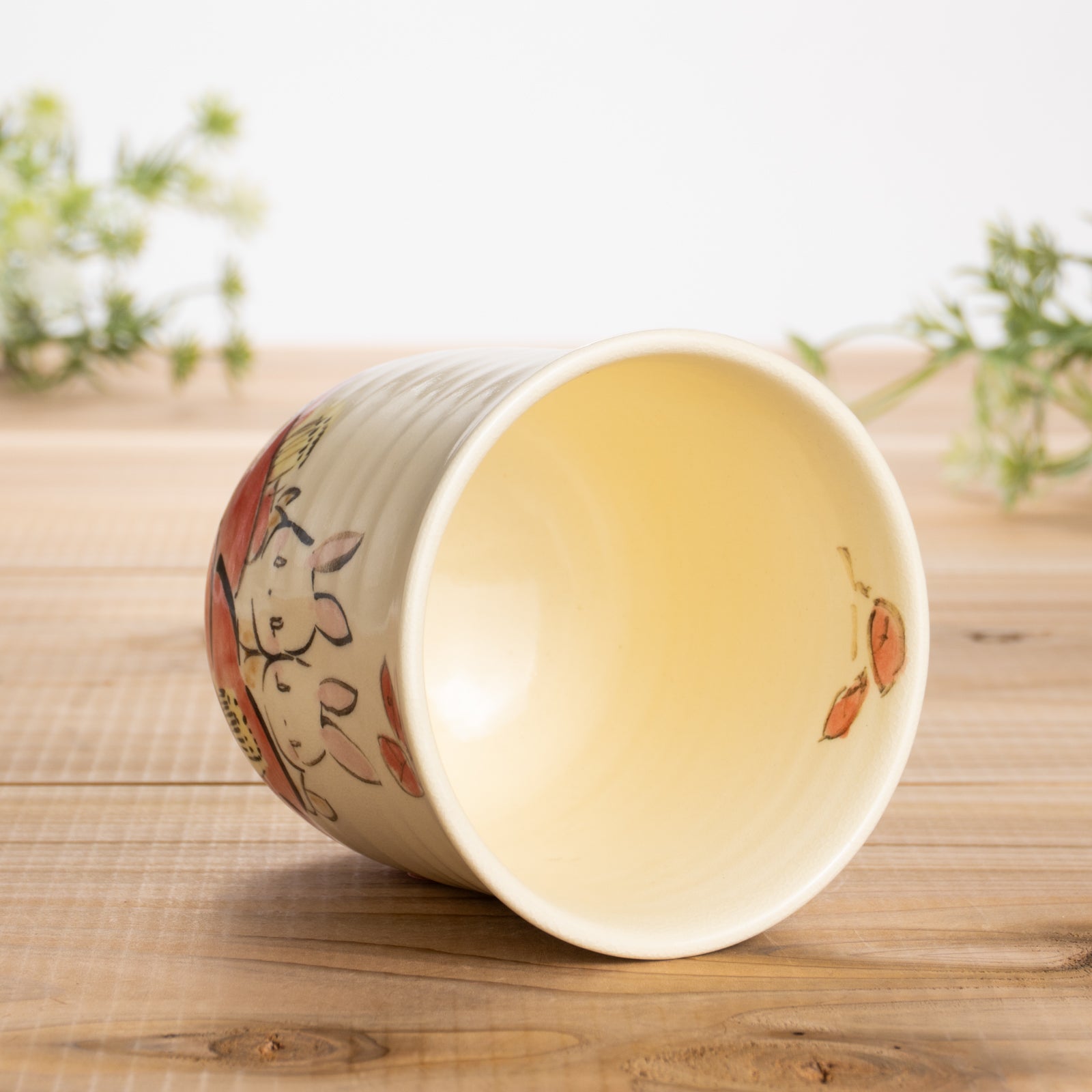 湯呑(小)　仲良しウサギA　工房咲楽 - Handcrafted Japanese pottery from Kyoto - Kyo ware / Kiyomizu ware.