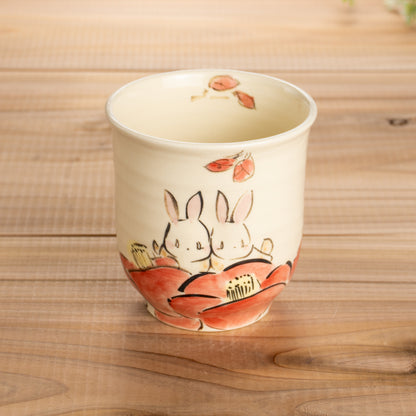 湯呑(小)　仲良しウサギA　工房咲楽 - Handcrafted Japanese pottery from Kyoto - Kyo ware / Kiyomizu ware.