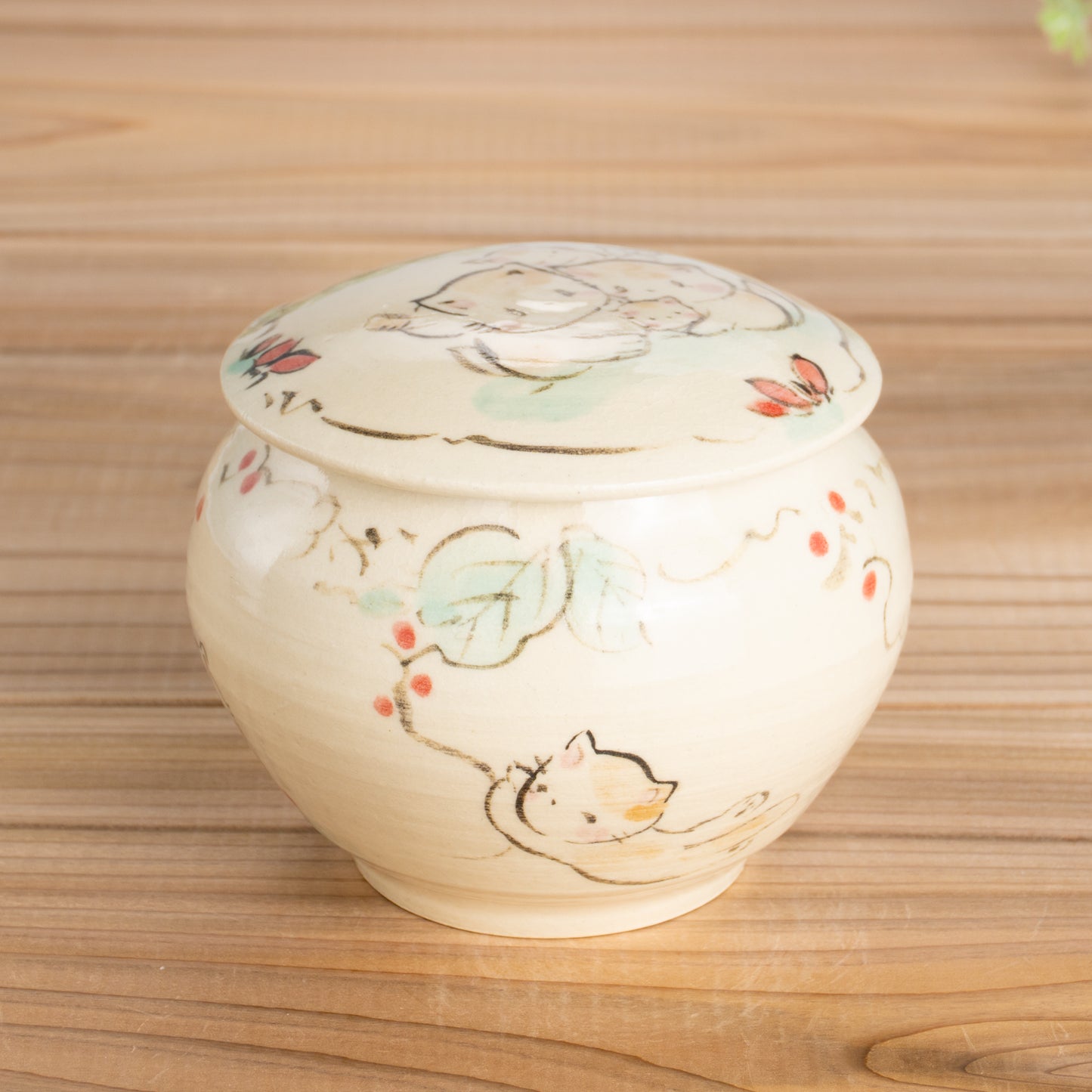 蓋物　仲良し猫　工房咲楽 - Handcrafted Japanese pottery from Kyoto - Kyo ware / Kiyomizu ware.