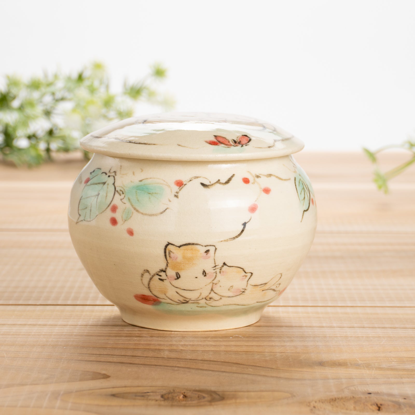 蓋物　仲良し猫　工房咲楽 - Handcrafted Japanese pottery from Kyoto - Kyo ware / Kiyomizu ware.