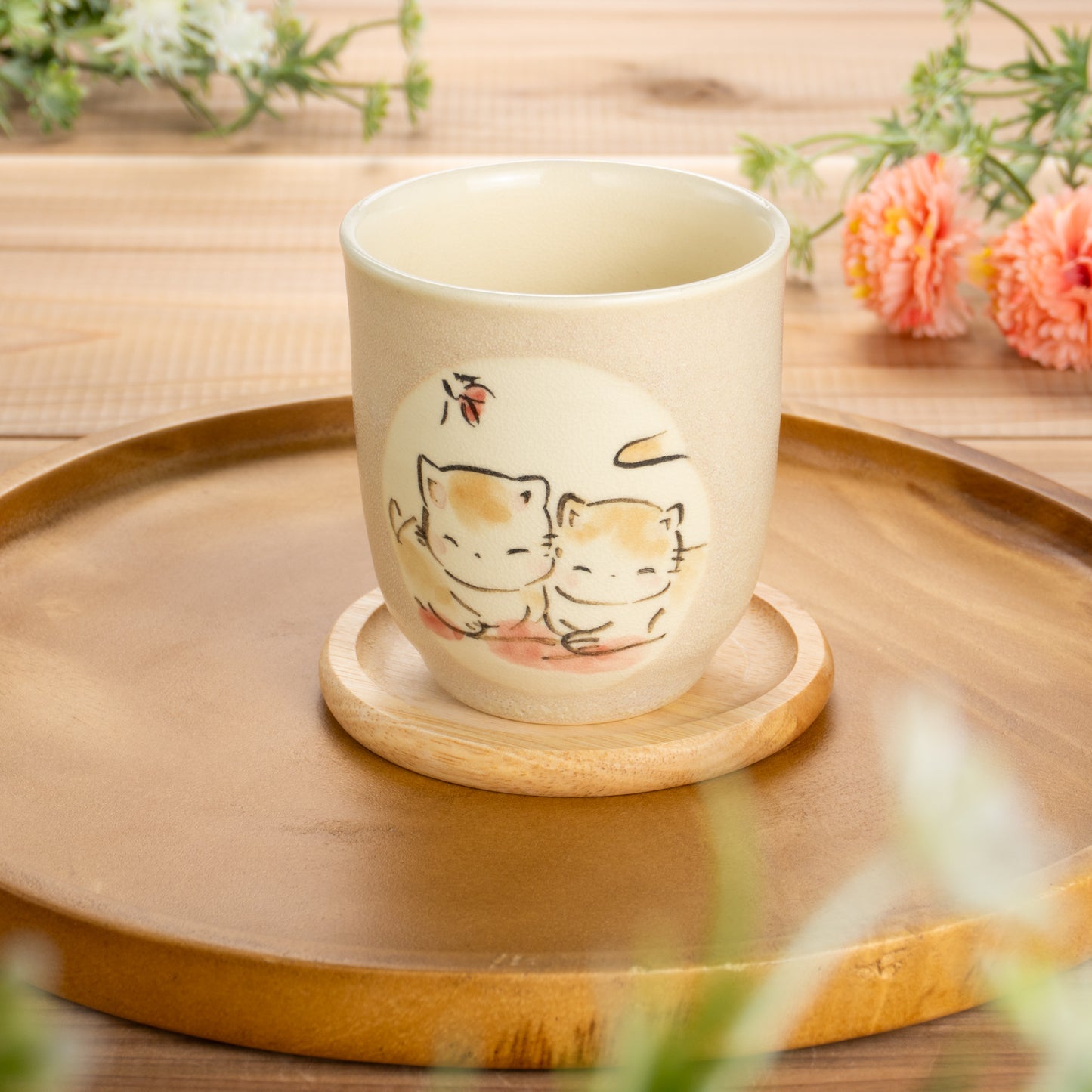 湯呑(小)　仲良し猫F　工房咲楽 - Handcrafted Japanese pottery from Kyoto - Kyo ware / Kiyomizu ware.