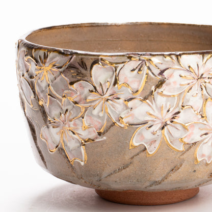 抹茶碗　黒陶金彩 桜絵　俊山窯 KOTOPOTTER